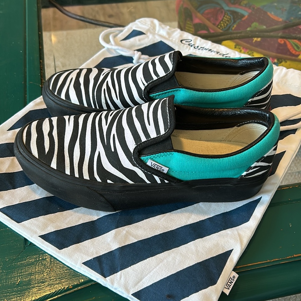 Custom Made Vans - Picture 2 of 6